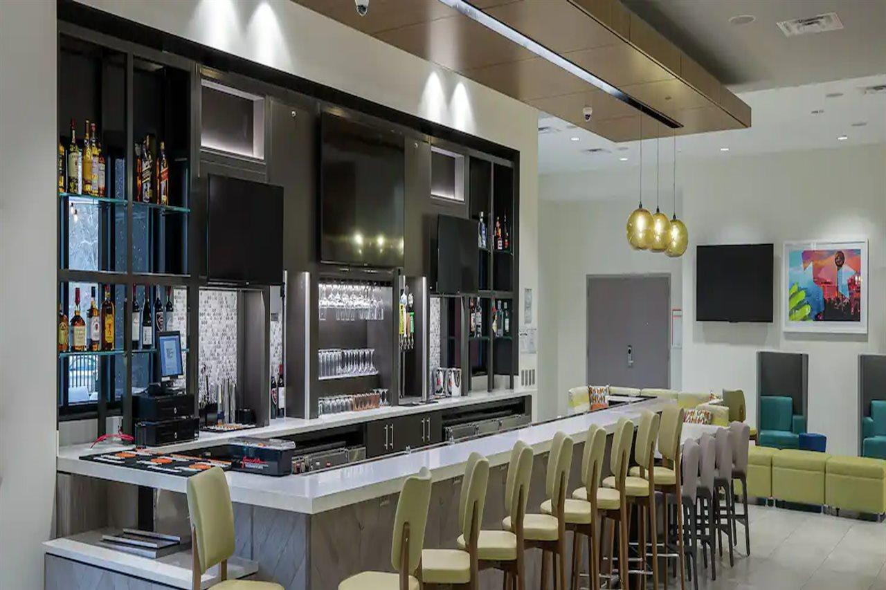 Hilton Garden Inn Pomona, Ca Екстериор снимка