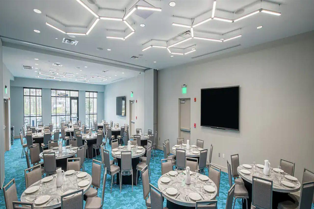 Hilton Garden Inn Pomona, Ca Екстериор снимка