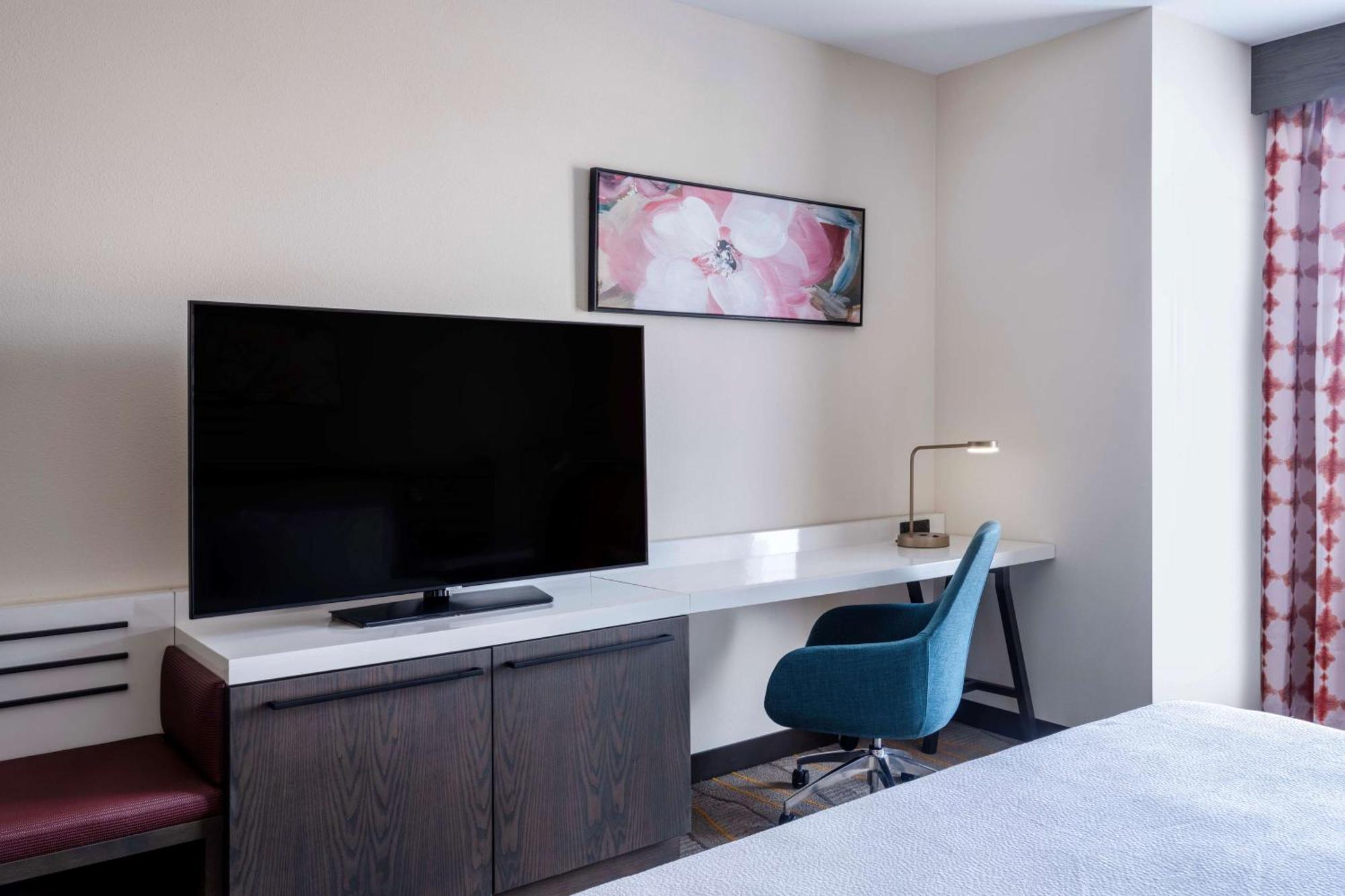 Hilton Garden Inn Pomona, Ca Екстериор снимка