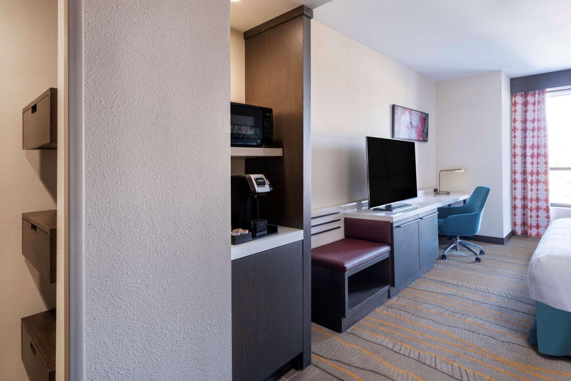 Hilton Garden Inn Pomona, Ca Екстериор снимка
